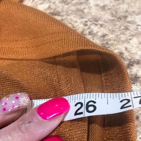 Mod Ref Large Rust Color Road Curve V Neck Blouse - Picture 6 of 13